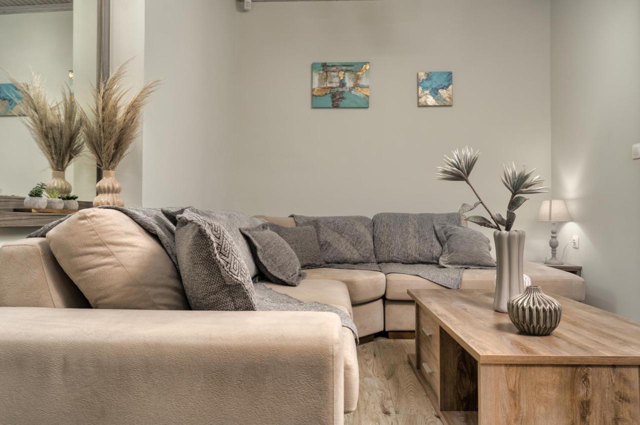 Little Gem Apartment ไซคิย์นธอสทาวน์ ภายนอก รูปภาพ
